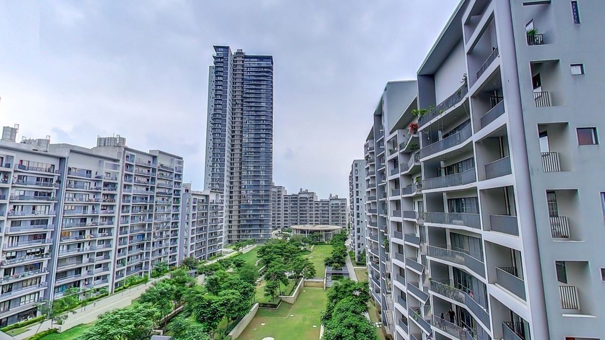 3.5 BHK + Store Room Apartment For Rent in Ireo Skyon