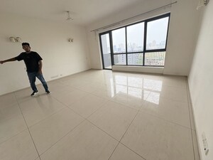 Room in 3.5 BHK Apartment at Ireo Skyon, Sector 60 – for Rent