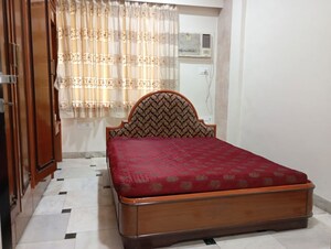 Bedroom in 5 BHK Villa at Chembur – for Rent