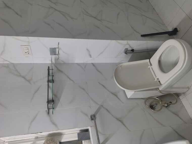 Bathroom, sheikh sarai 2 Bedroom 1400 Sq.Ft. Builder Floor In Sheikh Sarai Delhi 10304343