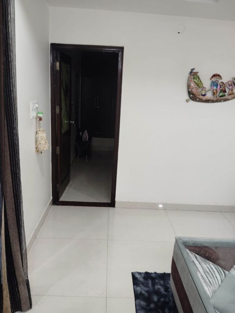 undefined, rohini 3 Bedroom 1200 Sq.Ft. Apartment In Rohini Delhi 10201270