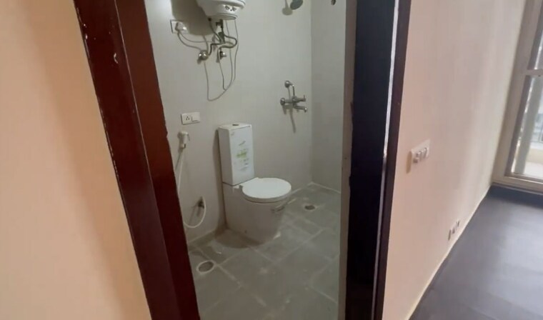 Bathroom, aditya-celebrity-homes 2 Bedroom 1220 Sq.Ft. Apartment In Sector 76 Noida 10304348