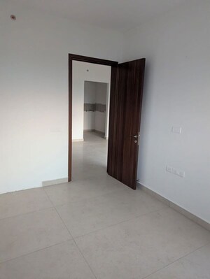 Room in 3 BHK Apartment at Malwa Escon Primera, International Airport Road – for Rent