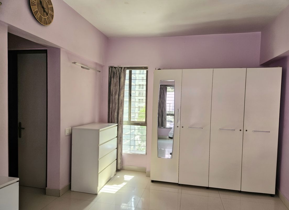 3 BHK Apartment For Rent in Amit Sapphire Park