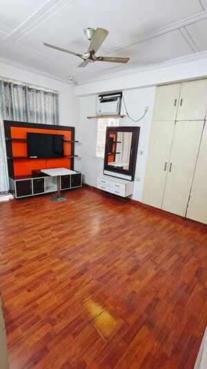 Room in 3 BHK Apartment at Mahagun Masion, Indrapuram – for Sale