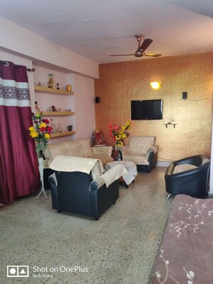 Living Room in 3 BHK Apartment at Bariatu – for Rent