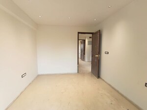 Room in 3 BHK Apartment at Sandu Vasudeo Bhuvan, Chembur – for Rent