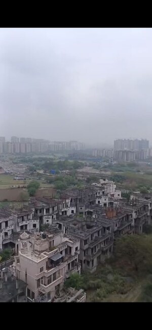 Plot Area in 3 BHK Apartment at Supertech Crown Town, Sector 74 – for Rent