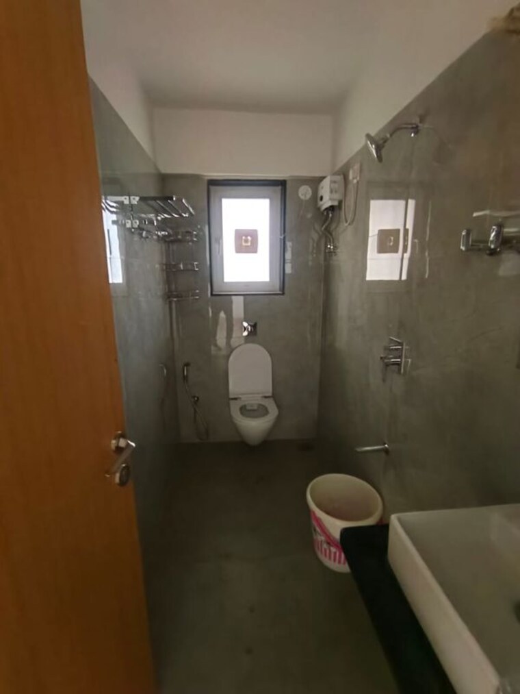 Bathroom, vaibhav-queens-park 2 Bedroom 750 Sq.Ft. Apartment In Chembur Mumbai 10304545