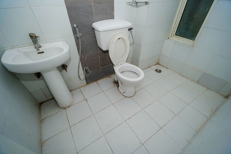 Bathroom, proview-officer-city-2 2 Bedroom 995 Sq.Ft. Apartment In Raj Nagar Extension Ghaziabad 10304555