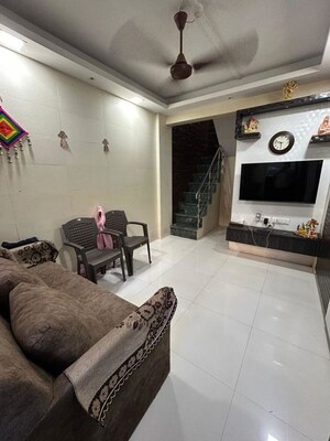 Living Room in 1 BHK Apartment at Chembur – for Rent