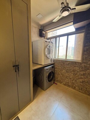 Room in 3 BHK Apartment at Hiranandani Gardens Octavius, Powai – for Rent