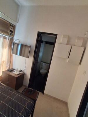 Team Area in 1 RK Apartment at Ashok Towers, Parel – for Rent