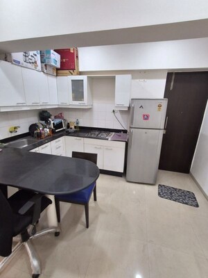 Team Area in 1 RK Apartment at Ashok Towers, Parel – for Rent