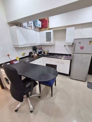 Team Area in 1 RK Apartment at Ashok Towers, Parel – for Rent