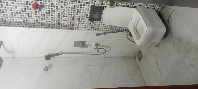 Bathroom, sector 11 dwarka 3.5 Bedroom 1900 Sq.Ft. Apartment In Sector 11 Dwarka Delhi 10208958