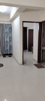 3 BHK + Extra Room 1600 Sq.Ft. Builder Floor in Amolik Plaza 81
