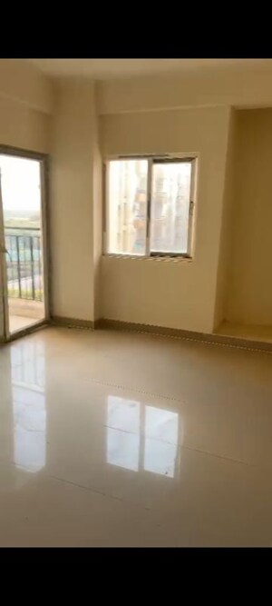 Room in 4 BHK Apartment at Amrapali Centurian Park, Tech Zone 4 Greater Noida – for Sale