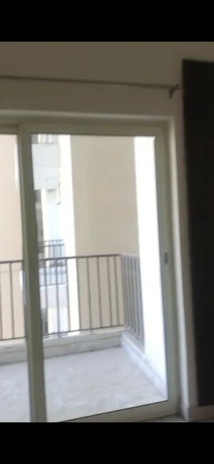 Room in 3 BHK Apartment at Panchsheel Greens II, Sector 16 Greater Noida – for Rent