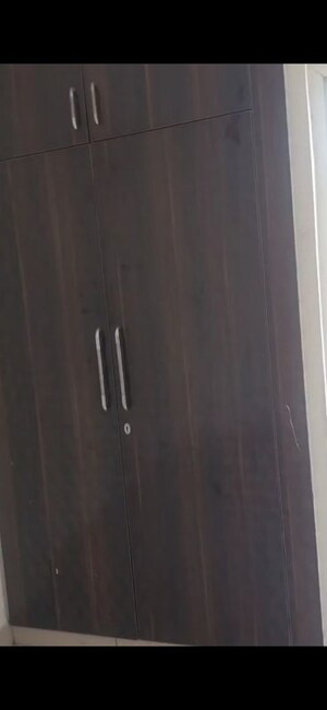 Furnished Amenities in 3 BHK Apartment at Panchsheel Greens II, Sector 16 Greater Noida – for Rent