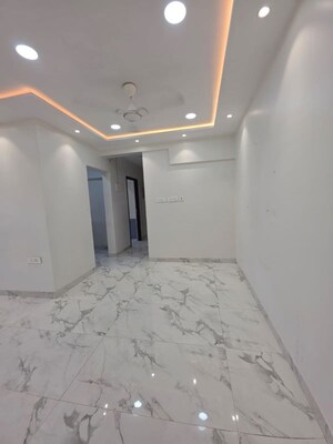 Room in 2 BHK Apartment at Raheja Ridgewood, Goregaon East – for Rent