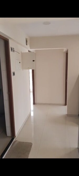 Room in 2 BHK Apartment at Kurla East – for Rent