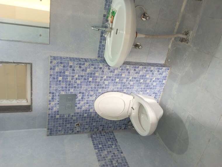 Bathroom, palam 3.5 Bedroom 1900 Sq.Ft. Apartment In Palam Delhi 10211212