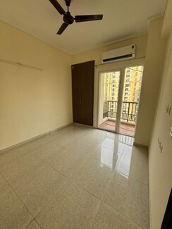 4 BHK + Pooja Room,Servant Room Apartment For Rent in Amrapali Heartbeat City