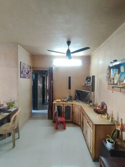 2 BHK + Extra Room Apartment For Sale in Garden Court