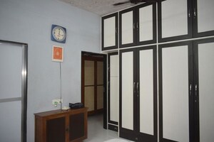 Room in 2 BHK Apartment at Malabar Apartments, Malabar Hill – for Sale