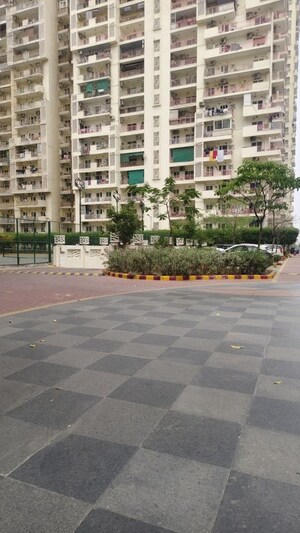 3.5 BHK Apartment For Sale in Mahagun Moderne, Sector 78