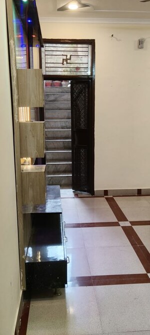 2 BHK Builder Floor For Rent in Govindpuram