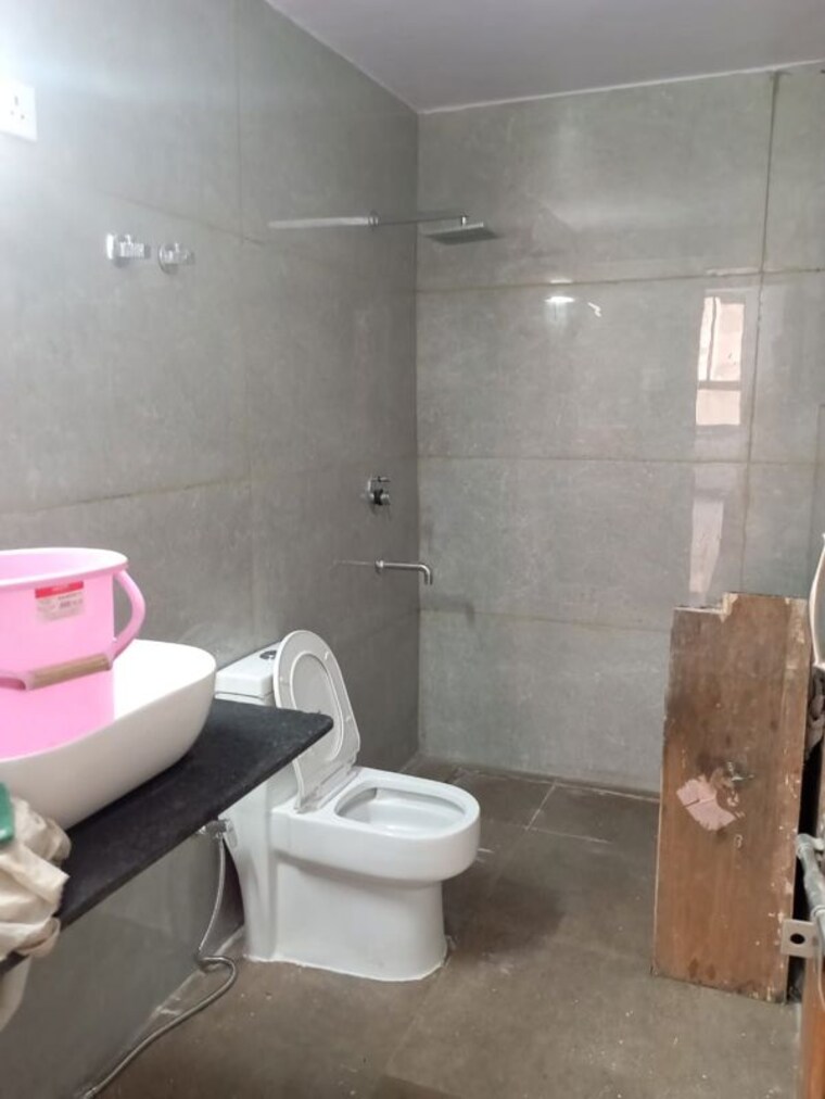 Bathroom, dwarka 3 Bedroom 1700 Sq.Ft. Apartment In Dwarka Delhi 10301079