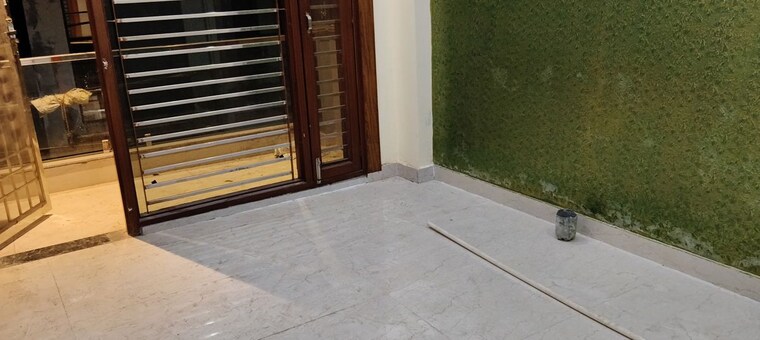 Room, balaji-enclave 2 Bedroom 900 Sq.Yd. Independent House In Govindpuram Ghaziabad 10305474