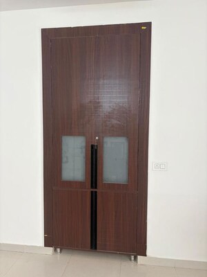 Room in 3 BHK Builder Floor at Sector 51 – for Rent