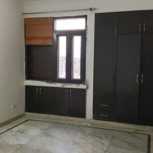 Room in 3 BHK Apartment at Sector 7 Dwarka – for Sale