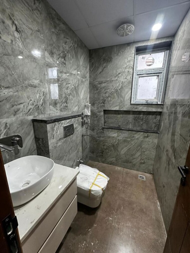 Bathroom, sector 51 Studio 350 Sq.Ft. Builder Floor In Sector 51 Gurgaon 10275163