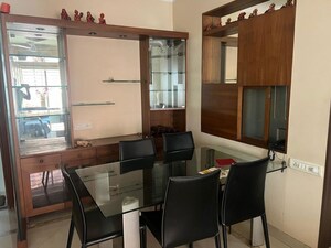 Team Area in 3 BHK Apartment at Raheja Sherwood, Goregaon East – for Rent