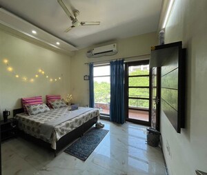 Bedroom in 3 BHK Builder Floor at Sector 45 – for Rent