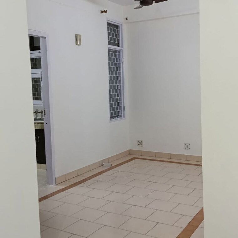 Room, sector 6 dwarka 3 Bedroom 1500 Sq.Ft. Apartment In Sector 6 Dwarka Delhi 10288731