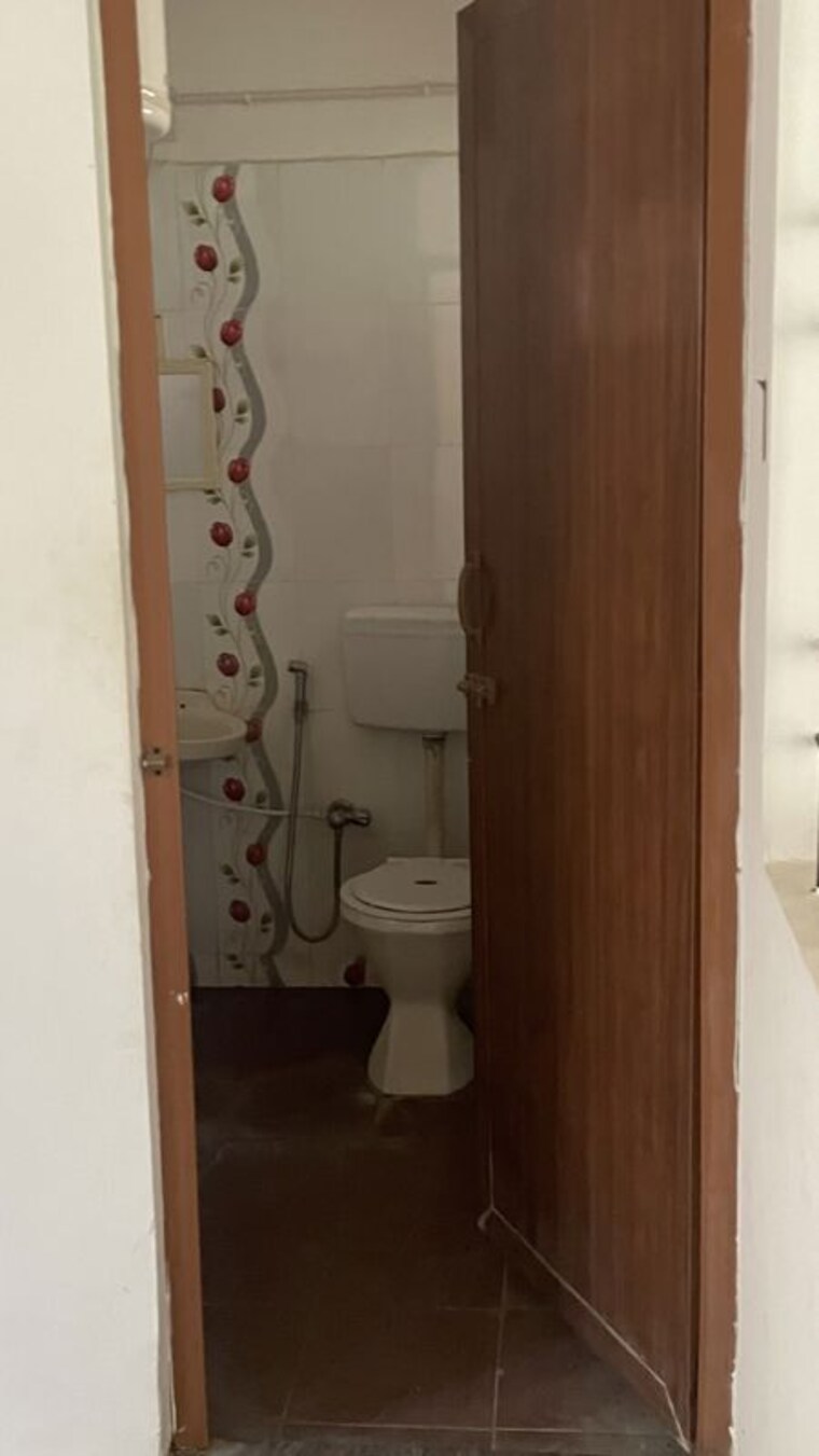 Bathroom, shanthi nagar 1 Bedroom 400 Sq.Ft. Independent House In Shanthi Nagar Bangalore 10305803