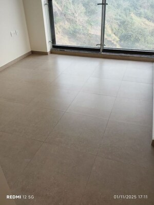 Room in 2 BHK Apartment at Kanakia Silicon Valley, Powai – for Rent