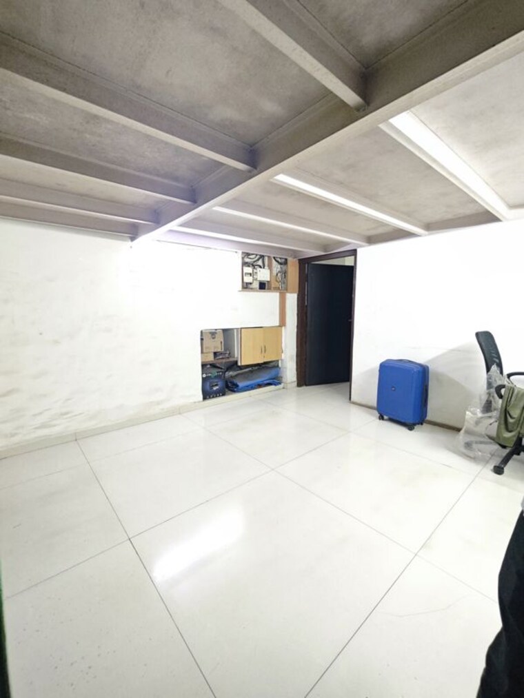 Parking, vile parle east Commercial Office Space 3000 Sq.Ft. In Vile Parle East Mumbai 10305830