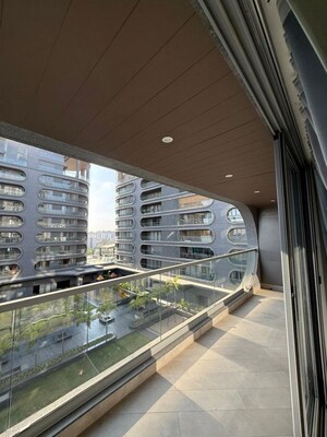 Room in 4 BHK Apartment at Gotri – for Rent