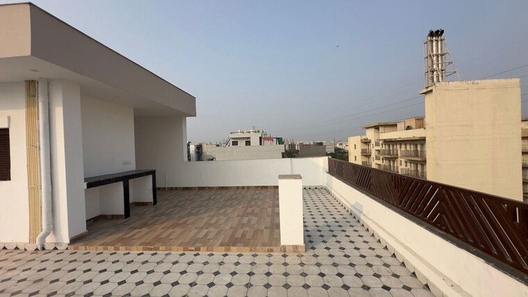Terrace, bptp-district-faridabad 3 Bedroom 172 Sq.Yd. Builder Floor In Sector 81 Faridabad 10305885