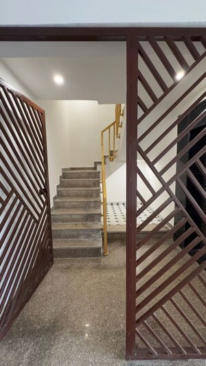 Staircase in 3 BHK Builder Floor at BPTP District Faridabad, Sector 81 – for Rent