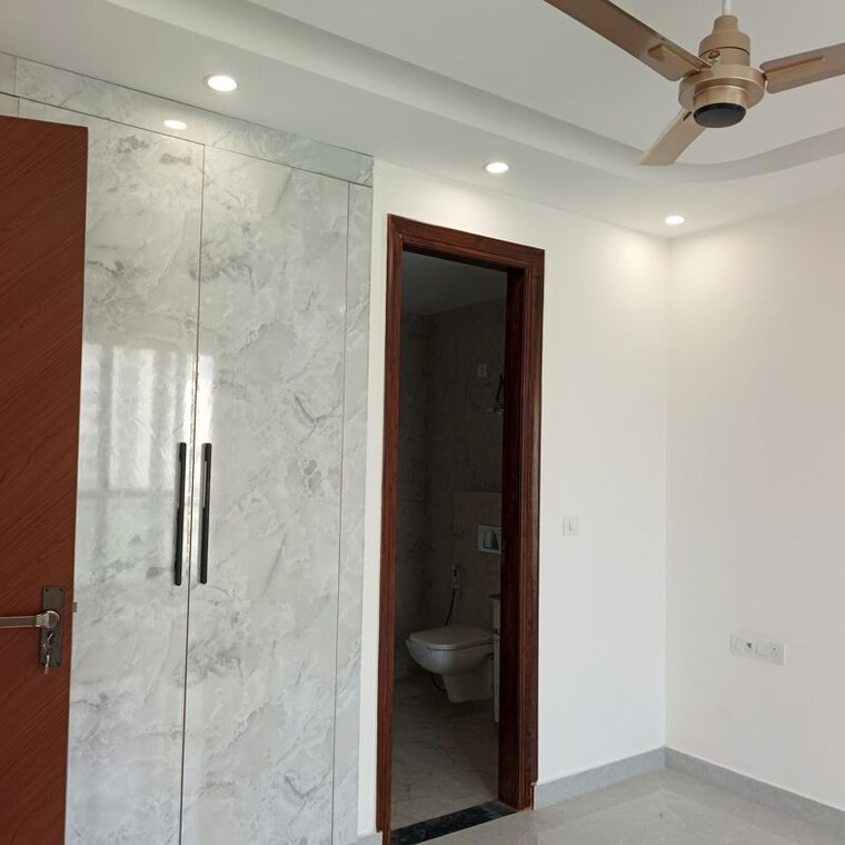 Room, bptp-district-faridabad 3 Bedroom 172 Sq.Yd. Builder Floor In Sector 81 Faridabad 10305885