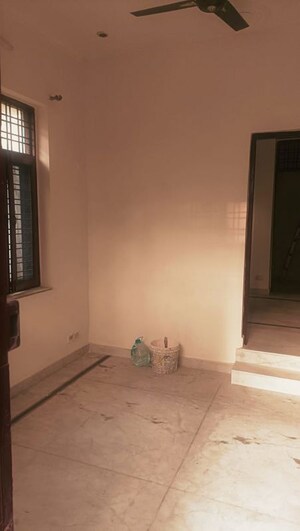 Room in 1 RK Builder Floor at Sector 23 – for Rent