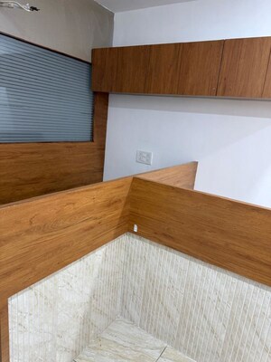 Room in  Office Space at Alkapuri – for Rent