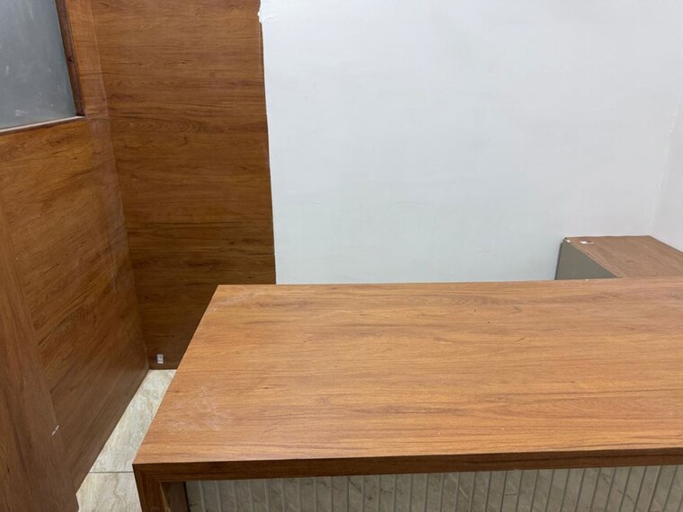 Room, alkapuri Commercial Office Space 400 Sq.Ft. In Alkapuri Vadodara 10277001